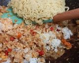 Foto langkah ke 9 dari resep Nasi Indomie Goreng Serai.