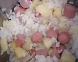 Foto del paso 1 de la receta: Risotto con salchichas, gambas y manzana (Thermomix)