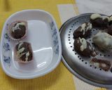 A picture of step 3 of Dates N Nuts Chocolate.