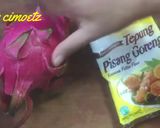 Foto langkah ke 1 dari resep Buah naga goreng.