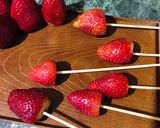 Foto del paso 1 de la receta: Fresas bañadas en chocolate 🍫