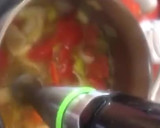 Foto del paso 5 de la receta: Caldo de rape con merluza y Gambones