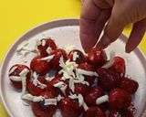 Фото кроку 5 до Смажена полуниця з моцарелою та халвою 🍓.