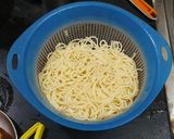 A picture of step 7 of Spaghetti aglio e olio.