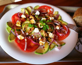 Foto del paso 8 de la receta: Carpaccio de aguacate, tomate, pepino y queso fresco 0%
