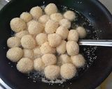 Foto langkah ke 4 dari resep Onde-Onde Isi Kacang Hijau.