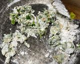 Foto del paso 1 de la receta: Moñitas con salsa bechamel de perejil y huevo