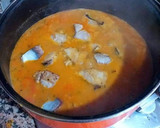 Foto del paso 11 de la receta: Cazuela de bonito con fideos gordos y gambas
