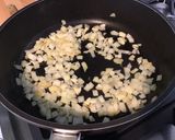 Une image de l'étape 4 de Aubergines aux carottes jaunes, persil, ail, oignon et épices.