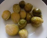Foto del paso 3 de la receta: Ensalada de Bruselas