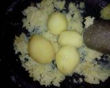 Foto langkah ke 4 dari resep Potato Smilley.