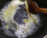A picture of step 1 of Chicken white sauce pasta.