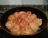 A picture of step 4 of Spanish-Style Meatballs in Sauce.