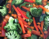 Foto del paso 4 de la receta: Salteado tipo wok de verdura
