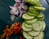 Foto langkah ke 1 dari resep Anyang Timun Padang.
