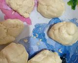 Foto langkah ke 3 dari resep Bola Susu Sagu pelangi.