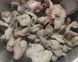 Foto del passaggio 2 della ricetta Durelli di pollo con cipolle