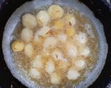 A picture of step 2 of Dum aloo.