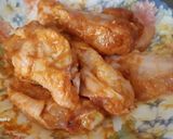 A picture of step 4 of Chicken Wings with Mustard in Air Fryer and Liquid Salad.