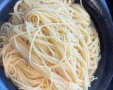 A picture of step 1 of Thin noodles Chicken Chowmein.