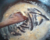 Foto del paso 3 de la receta: Empanadas de choclo con salsa blanca, cebolla caramelizada y queso