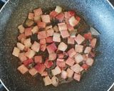 Foto del passaggio 3 della ricetta Mezzi rigatoni con melone, verdure e pancetta croccante 🌷