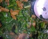 A picture of step 1 of Spinach in raisin.