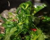 Foto langkah ke 3 dari resep Tumis Kangkung Sat Set.