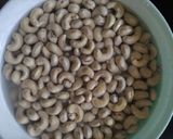 Foto langkah ke 1 dari resep Kacang Mede Goreng Gurih.