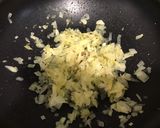Foto del paso 2 de la receta Espaguetis con cebolla y aceite de oliva