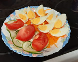 Foto del paso 3 de la receta: Huevos en ensalada con salsa de yogur