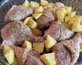 Foto del paso 1 de la receta: Muslitos de pollo con patatas al romero