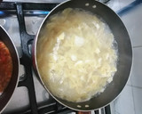 Foto del paso 1 de la receta: Corbatines en salsa pomodoro con chicharrón