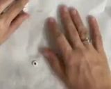 Foto del paso 7 de la receta: Ojos de azúcar para Halloween y monstruos de pretzels