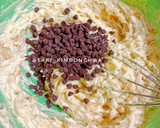 Foto langkah ke 3 dari resep Banana Choco Chips Soft Cookies.