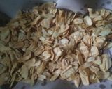 Foto langkah ke 3 dari resep Bawang Putih Goreng.