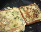 चीझी ऑम्लेट ब्रेड (cheese omelette bread recipe in marathi) रेसिपी स्टेप 5 फोटो 