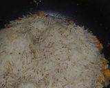 صورة لخطوة 3 من وصفة أرز بالزبدة و جزر