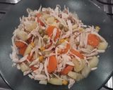 Foto del paso 2 de la receta: Salpicón de pollo a la oliva