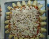 Foto langkah ke 8 dari resep Pizza homemade.