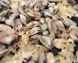 Foto del paso 4 de la receta: Espaguetis con tellinas