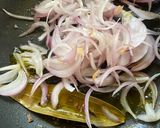 A picture of step 5 of Masala Egg Bejo.