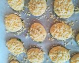 Újhagymás pillekönnyű sajtos pogácsa recept fázis 7 fotója
