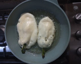 Foto del paso 6 de la receta: Chiles rellenos de agua con quesillo