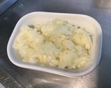 Une image de l'étape 2 de Sauce verte aux fanes de radis et herbes aromatiques.