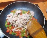 Foto del paso 2 de la receta: Empanada de atún económica