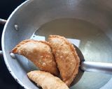 मावा गुजिया (Mawa Gujiya Recipe In Marathi) रेसिपी स्टेप 11 फोटो 