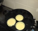 Foto langkah ke 5 dari resep Martabak Manis Mini.