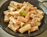 Foto del paso 15 de la receta: Rigatoni con crema de morcilla, foie y champiñones