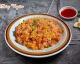 Hình bước làm 6 của món Cơm chiên xúc xích